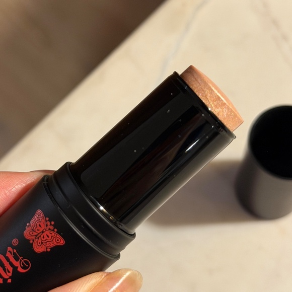 Reina Rebelde On Your Face Radiance Stick in Sueño - Picture 6 of 8